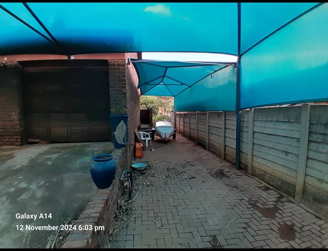 3 BEDROOM FREESTANDING FOR SALE IN CASHAN